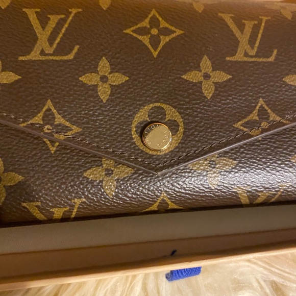 🔥💥LOUIS VUITTON Sarah Monogram Wallet💥🔥 - Picture 6 of 13